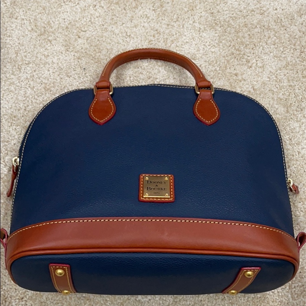 NWT Dooney and Bourke Zippered Bag with Long Strap
